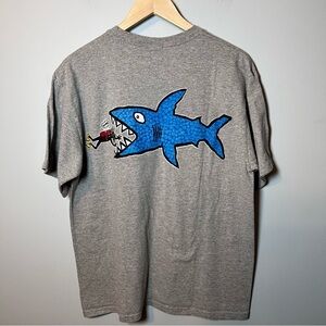 Vintage Nassau Bahamas Yacht Club T-Shirt Adult size Large -Gray -Shark Graphic
